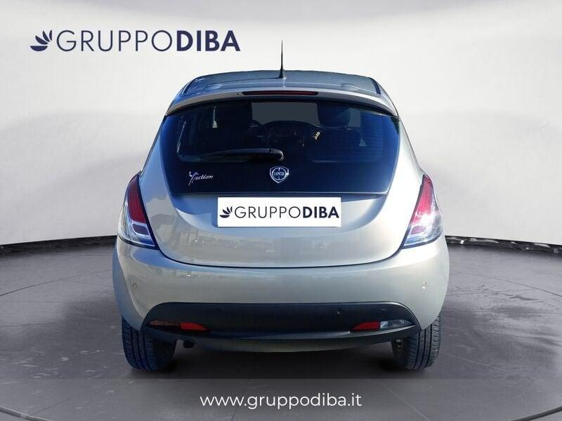 Lancia Ypsilon III 2011 Benzina 0.9 t.air Silver ecochic metano 80cv E6