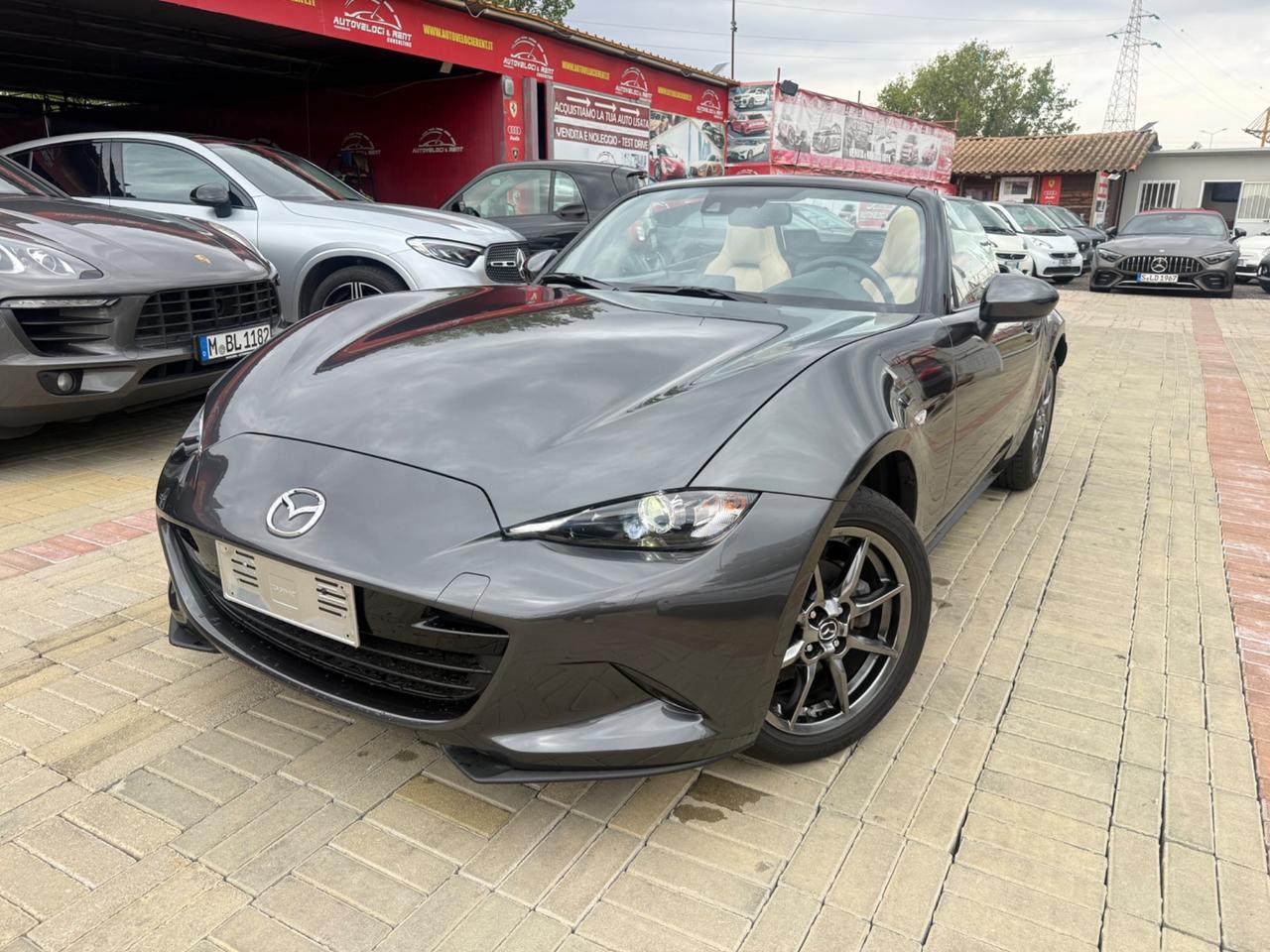 MX-5 1.5 SAKURA | CAPOTE BORDEAUX | PELLE BEIGE | BOSE | FULL LED | 17” | PRONTA CONSEGNA