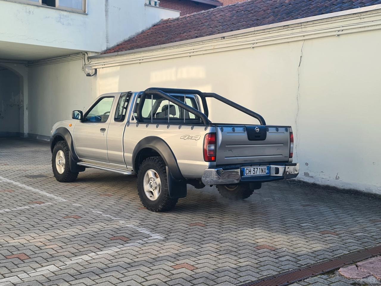 Nissan Navara 4x4 2.5 TD King Cab