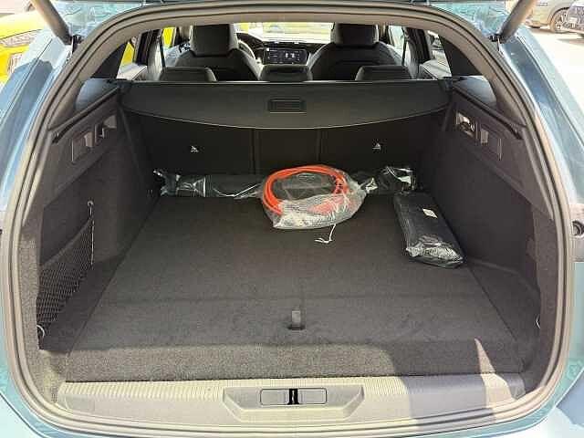 Peugeot 308 Plug-in Hybrid 195 e-DCS7 SW GT