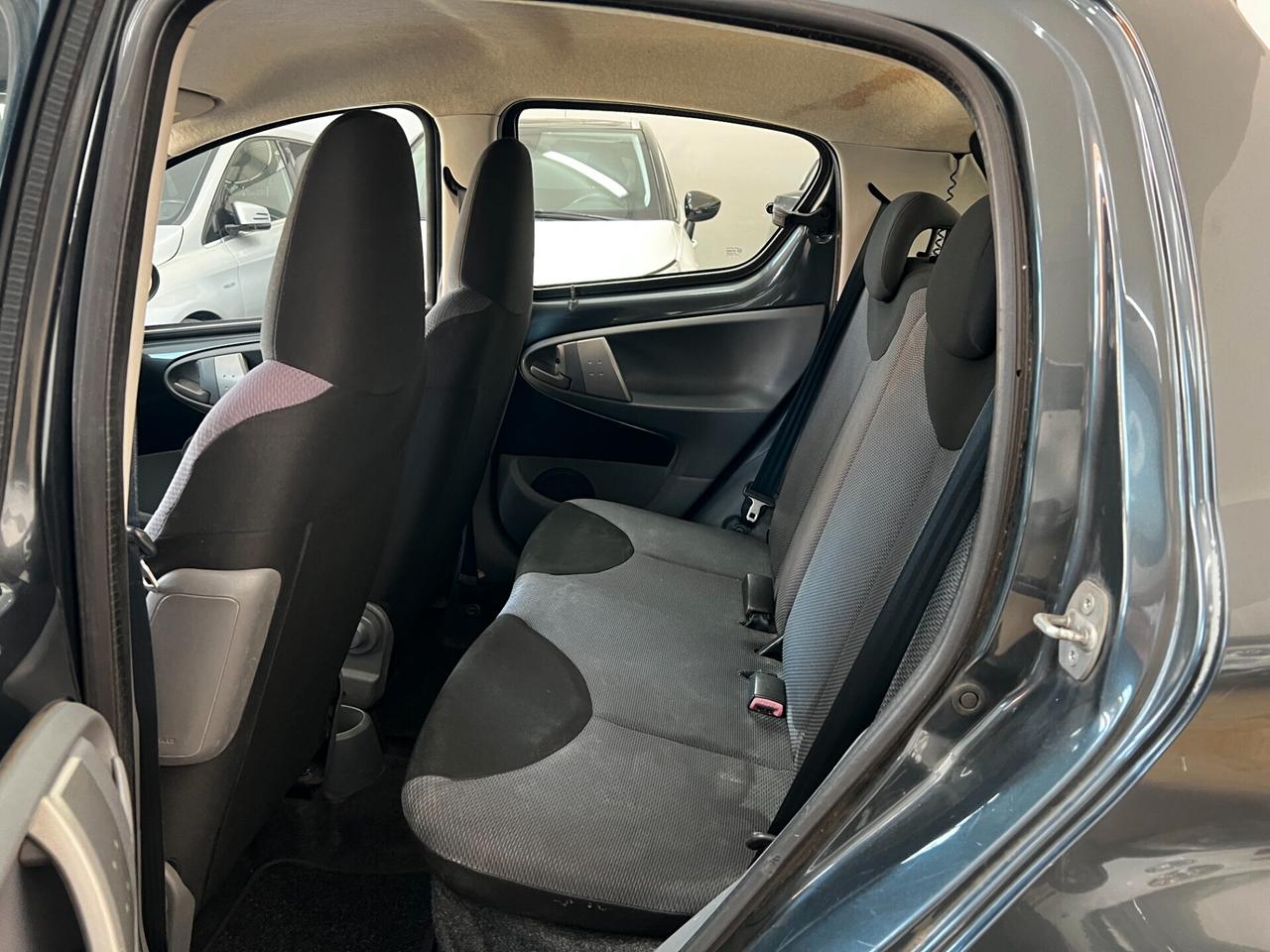 Toyota Aygo 1.0 12V VVT-i 5 porte Sol