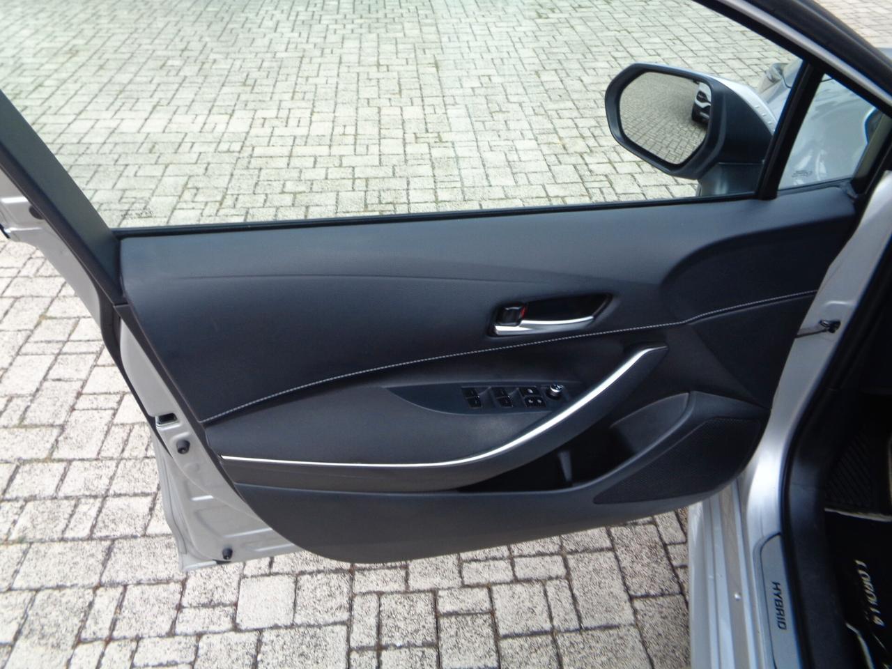Toyota Corolla Touring Sports 2.0 Hybrid Business NESSUN VINCOLO DI FINANZIAMENTO