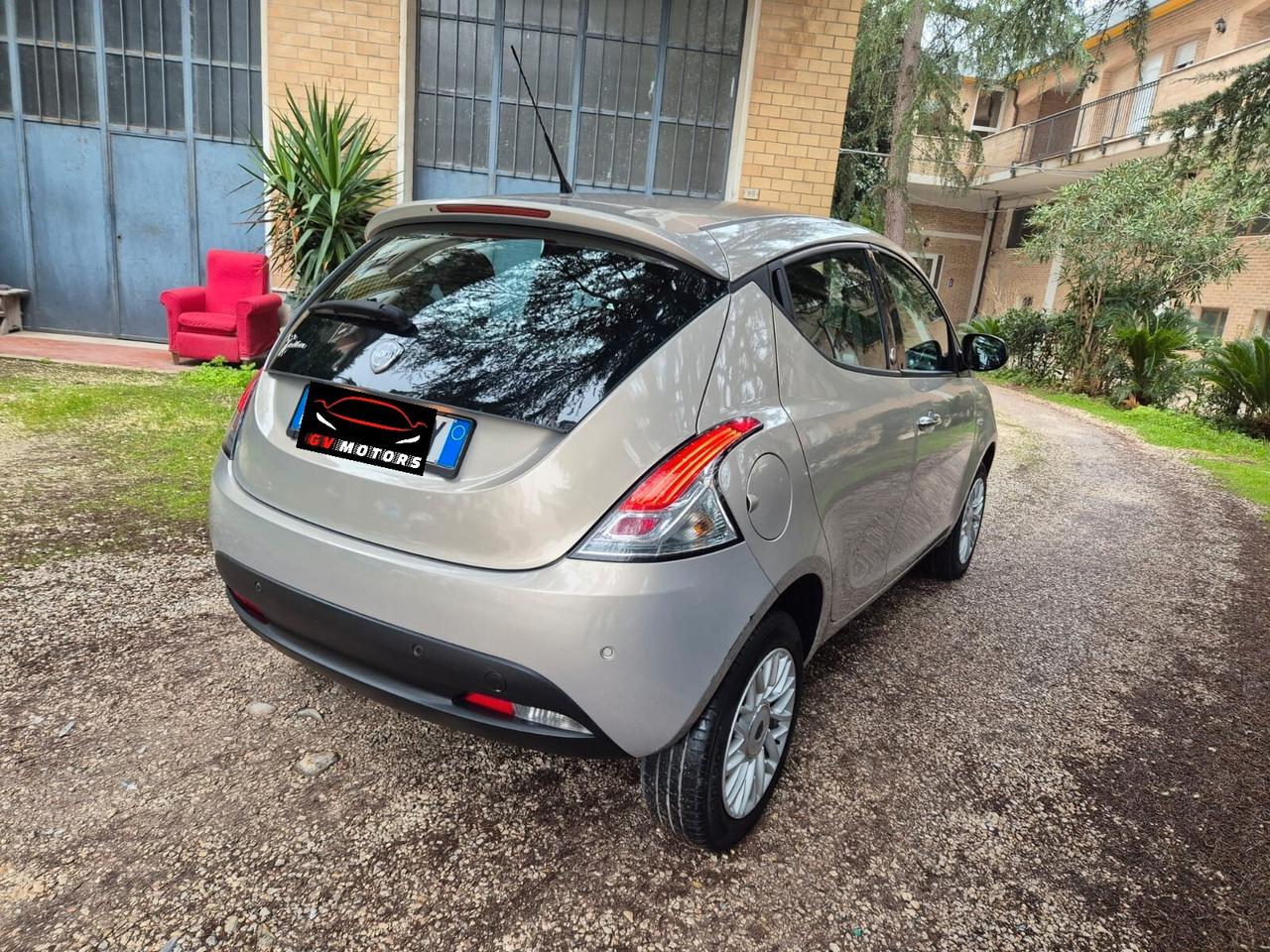 Lancia Ypsilon 0.9 TwinAir 85 CV 5 porte Metano Ecochic Gold