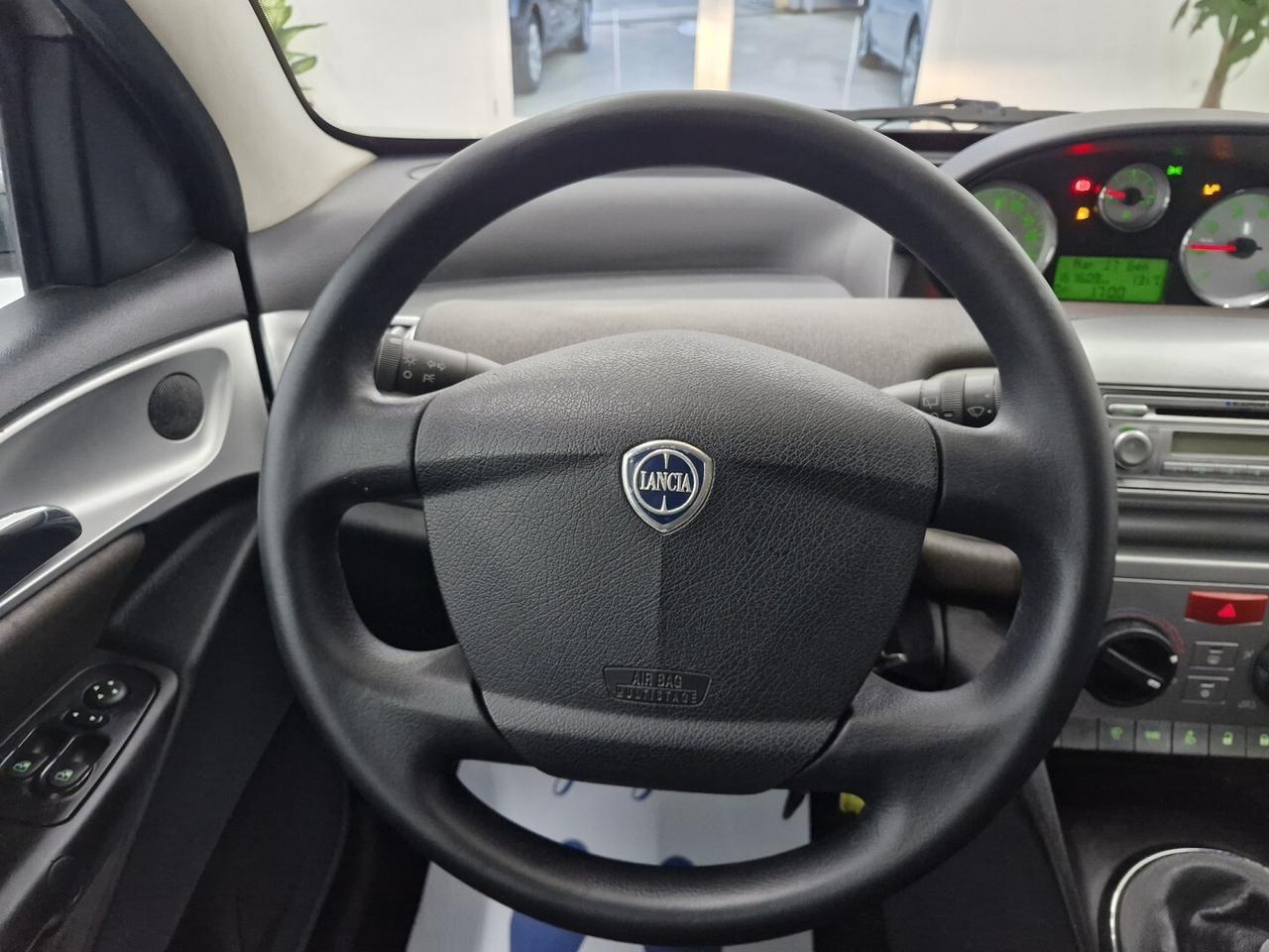 LANCIA YPSILON 1.2 BENZINA ORO PLUS 2009 160000KM