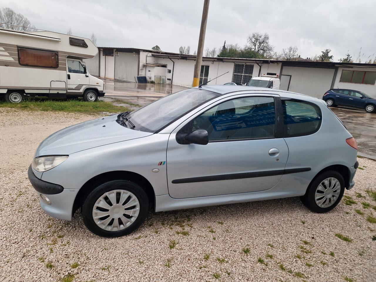 Peugeot 206 1.1 3p. XT