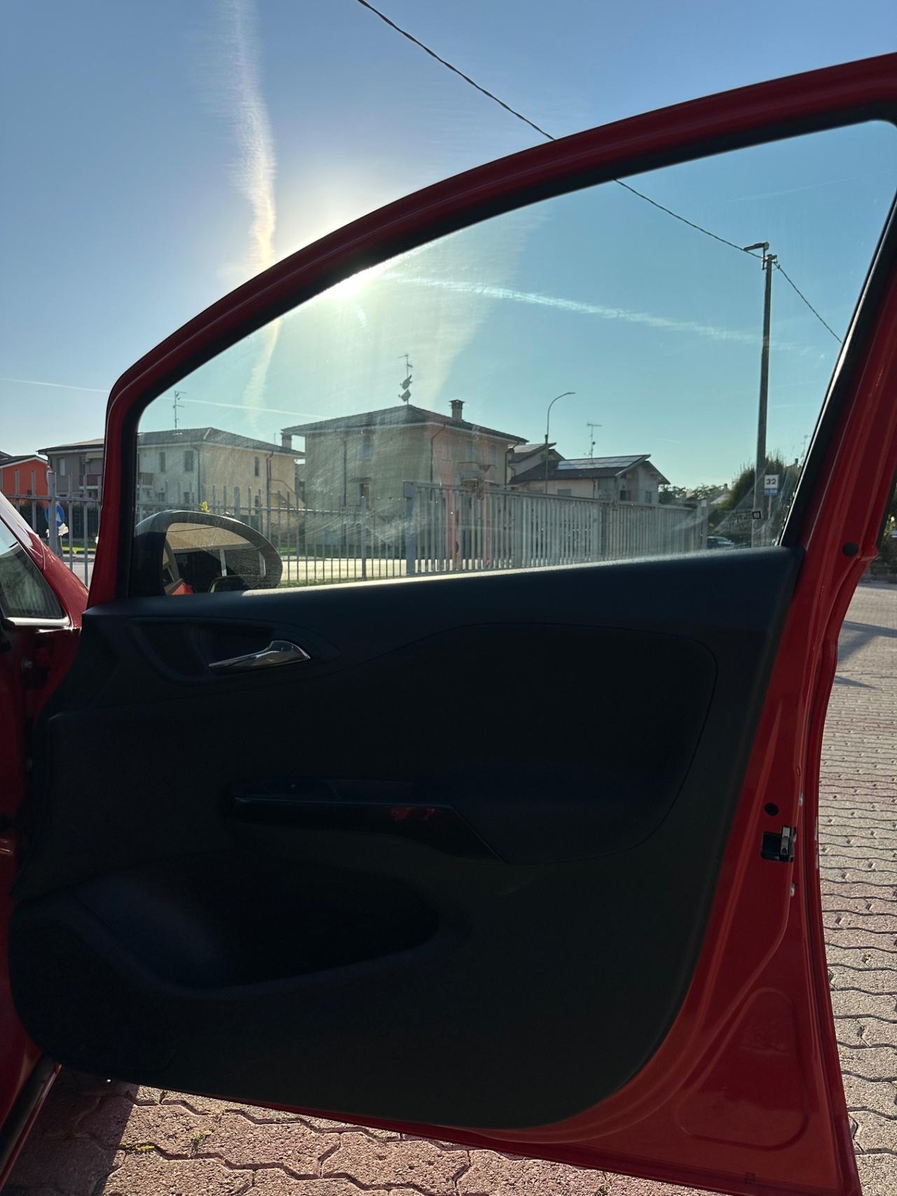 Opel Corsa 1.4 90CV GPL Tech 5 porte b-Color