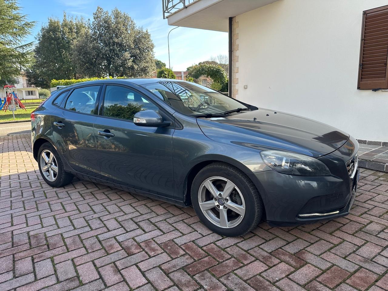 Volvo V40 D2 1.6 Summum