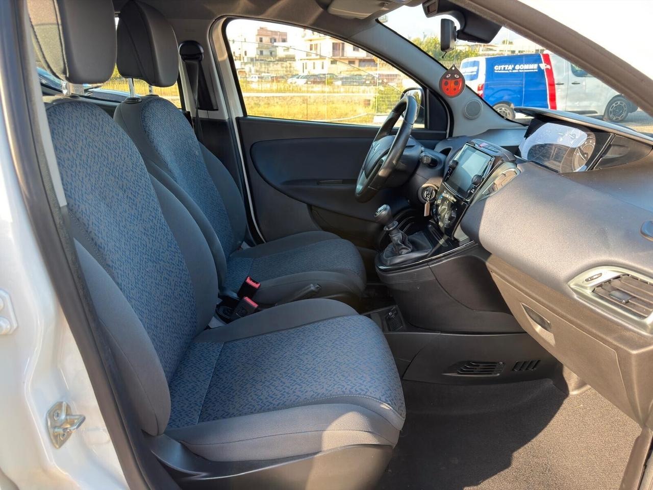 Lancia Ypsilon Hybrid Gold 2023 Nav e Retrocamera