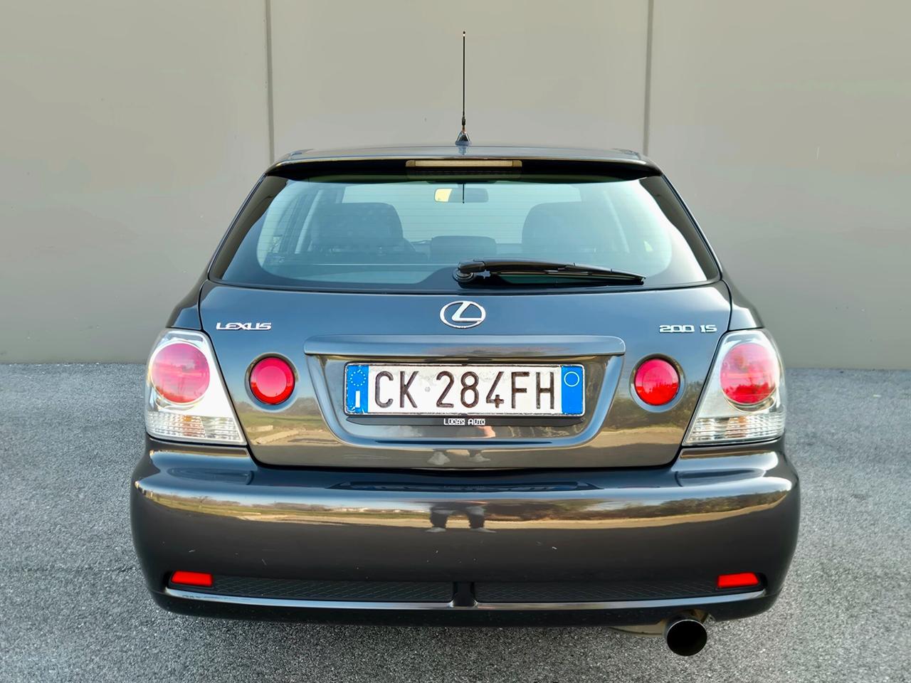 Lexus IS 200 200i 24V cat Wagon Plus