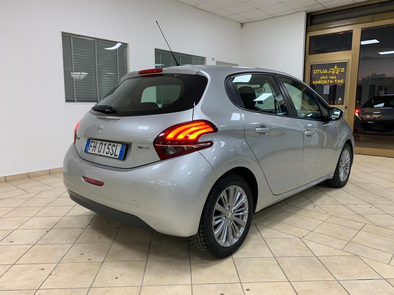 Peugeot 208 PureTech 82 5 porte Allure
