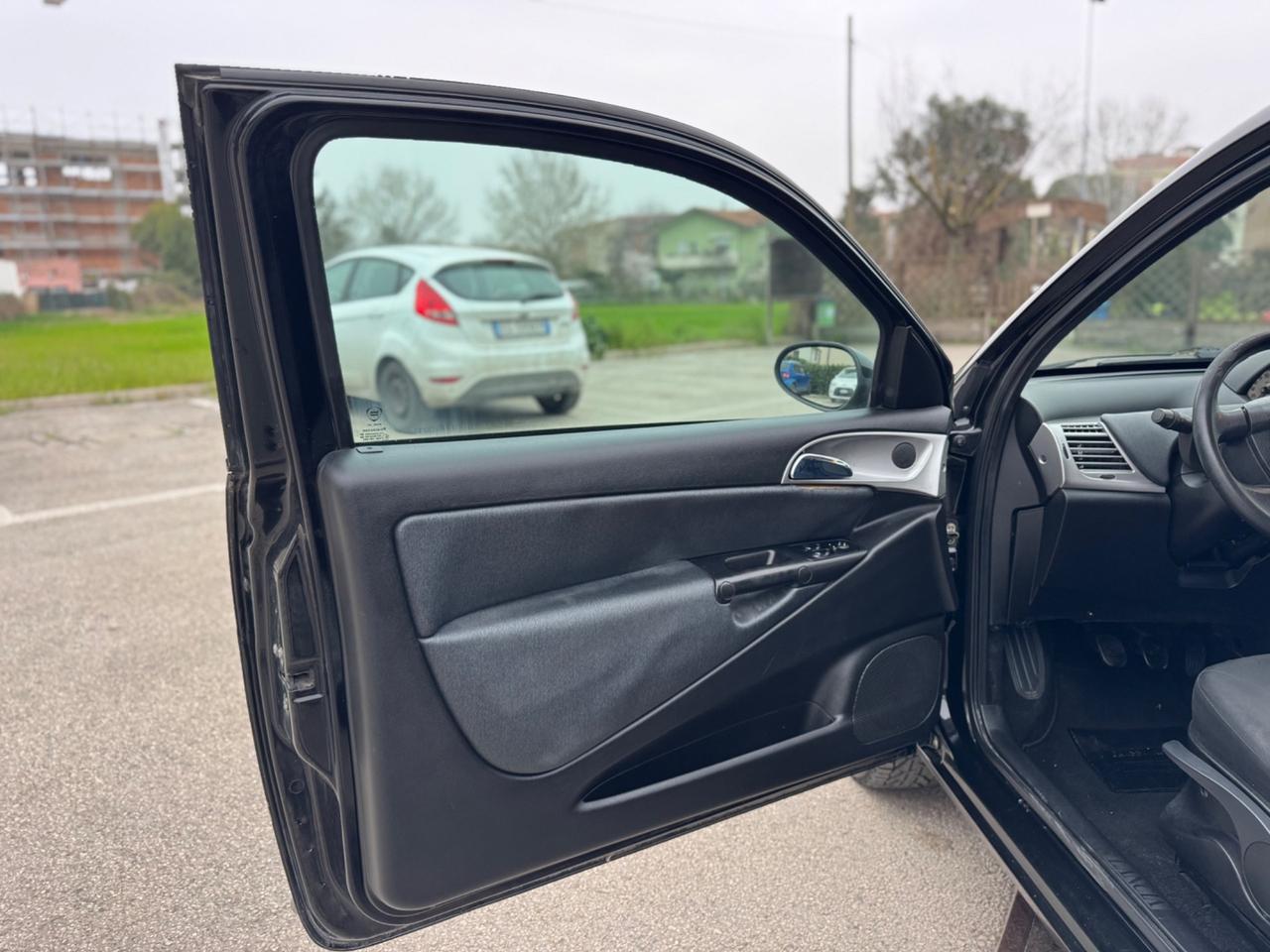 Lancia Ypsilon 1.3 MJT 75 CV Argento