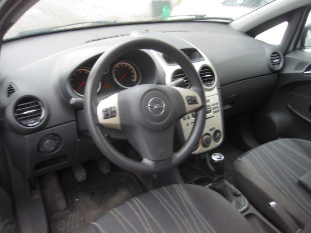 OPEL Corsa 1.2 5 porte Club NEOPATENTATI