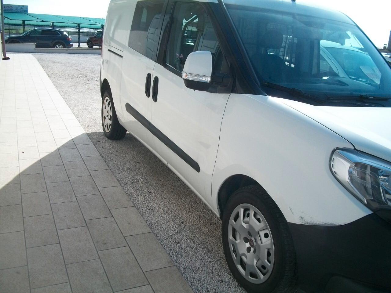 Fiat DOBLO IMMAT 28/ /07/2017 CC 1598 TDI EURO 06 DUE PORTE LATERALI EURO 7990,00 COMPRESO IVA SU FATTURA PIU PASSAGGIOPASSO LUNGO