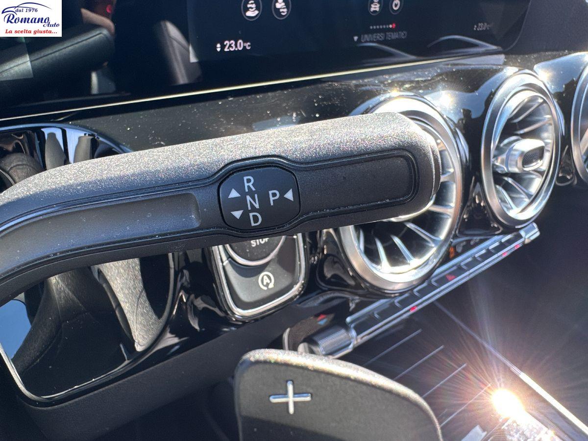 MERCEDES - Classe GLA - 200 d Automatic Sport#PACK LUCI AMBIENTE!