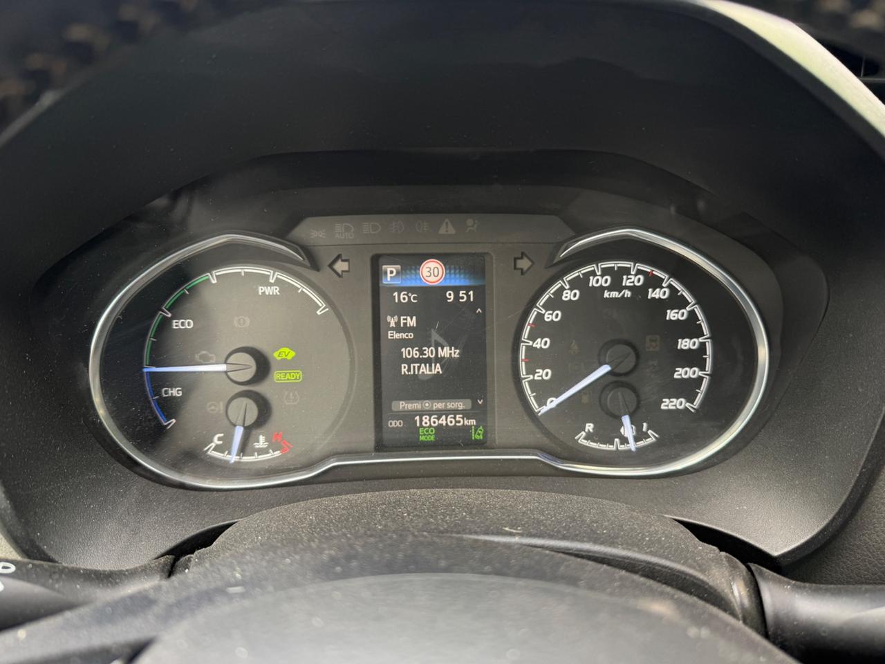 TOYOTA YARIS 1.5 BENZINA-IBRIDA AUTOMATIC EURO6B NEOPATENTATI