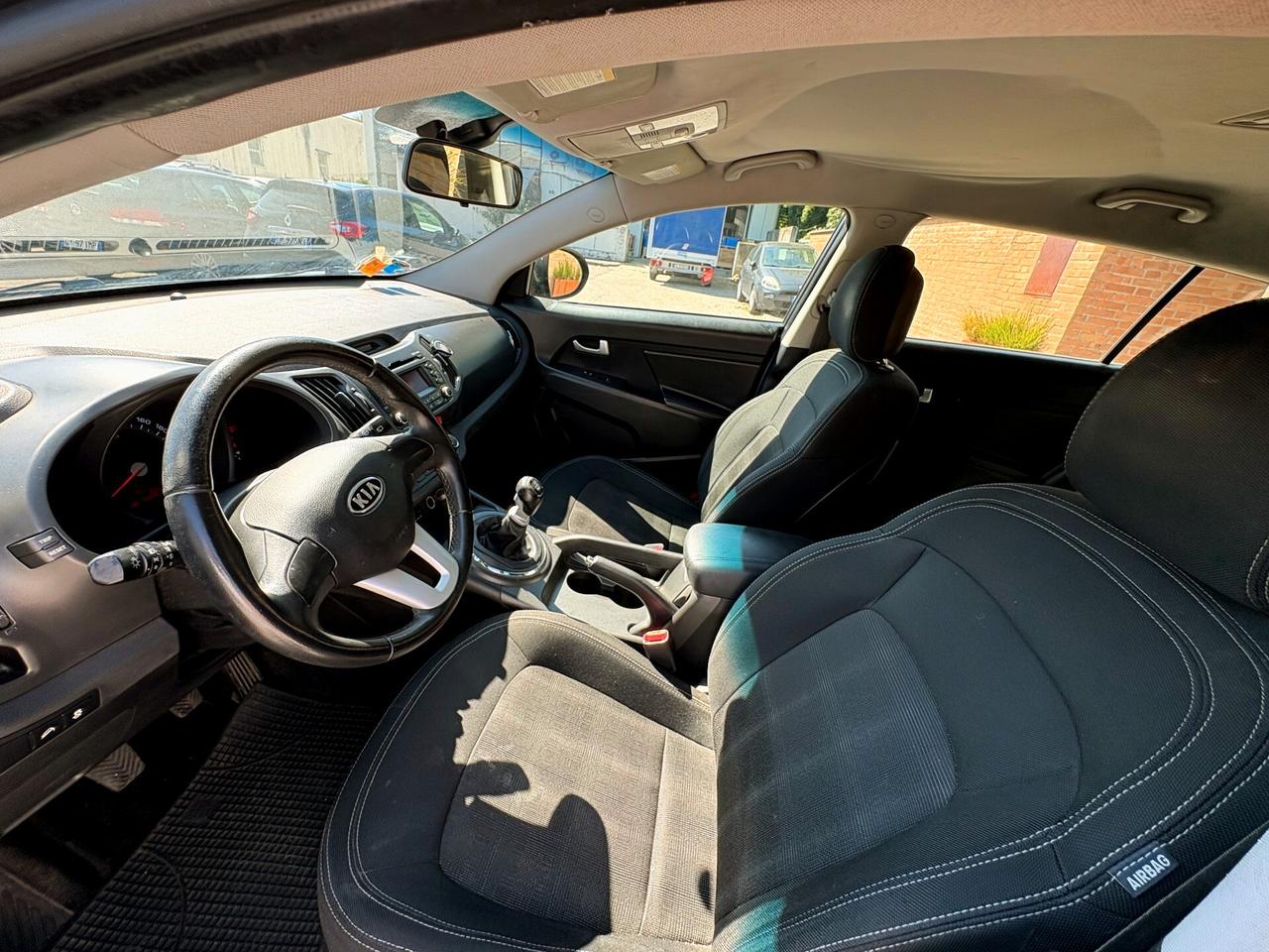 KIA SPORTAGE 1.6i(benz.)-169000km-U.Propr-2011
