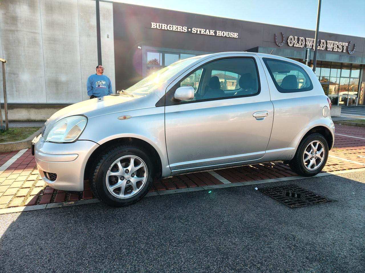 Toyota Yaris 1.3i 16V cat 3 porte Sol