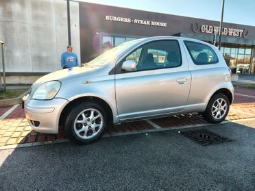 Toyota Yaris 1.3i 16V cat 3 porte Sol