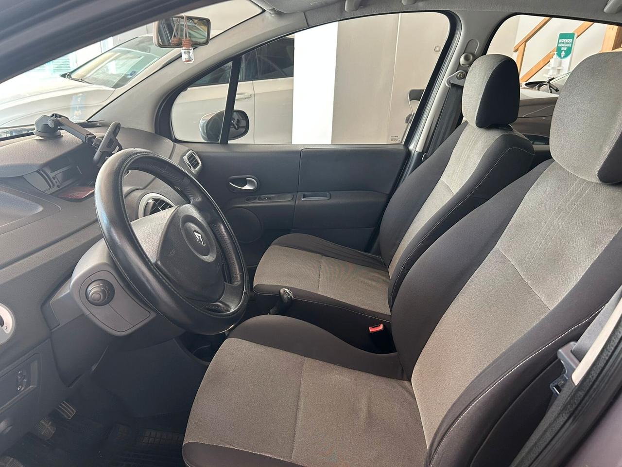 Renault Modus 1.5 dCi 70CV Neopatentati
