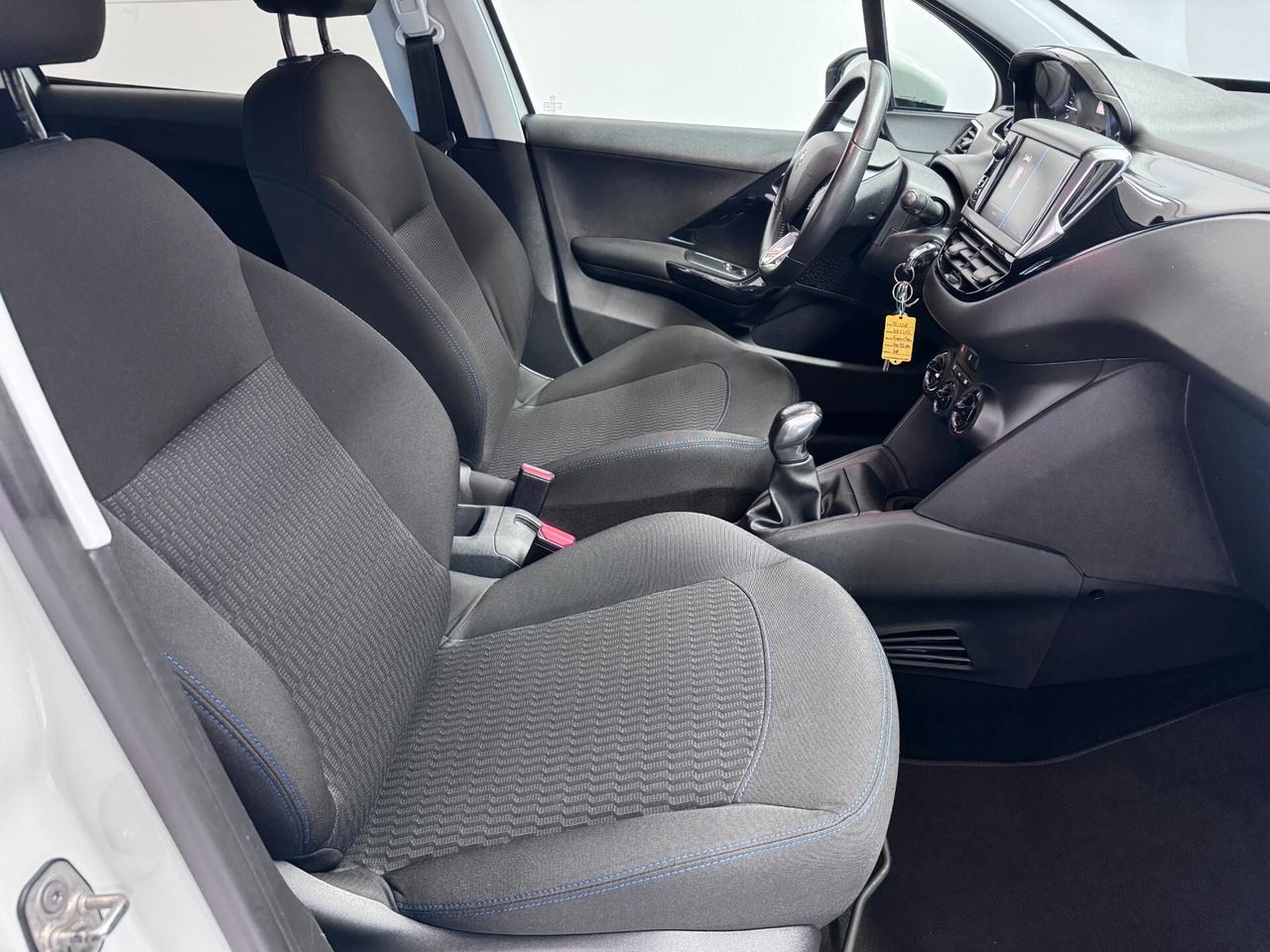 Peugeot 208 1.2 BENZINA 5 PORTE Signature