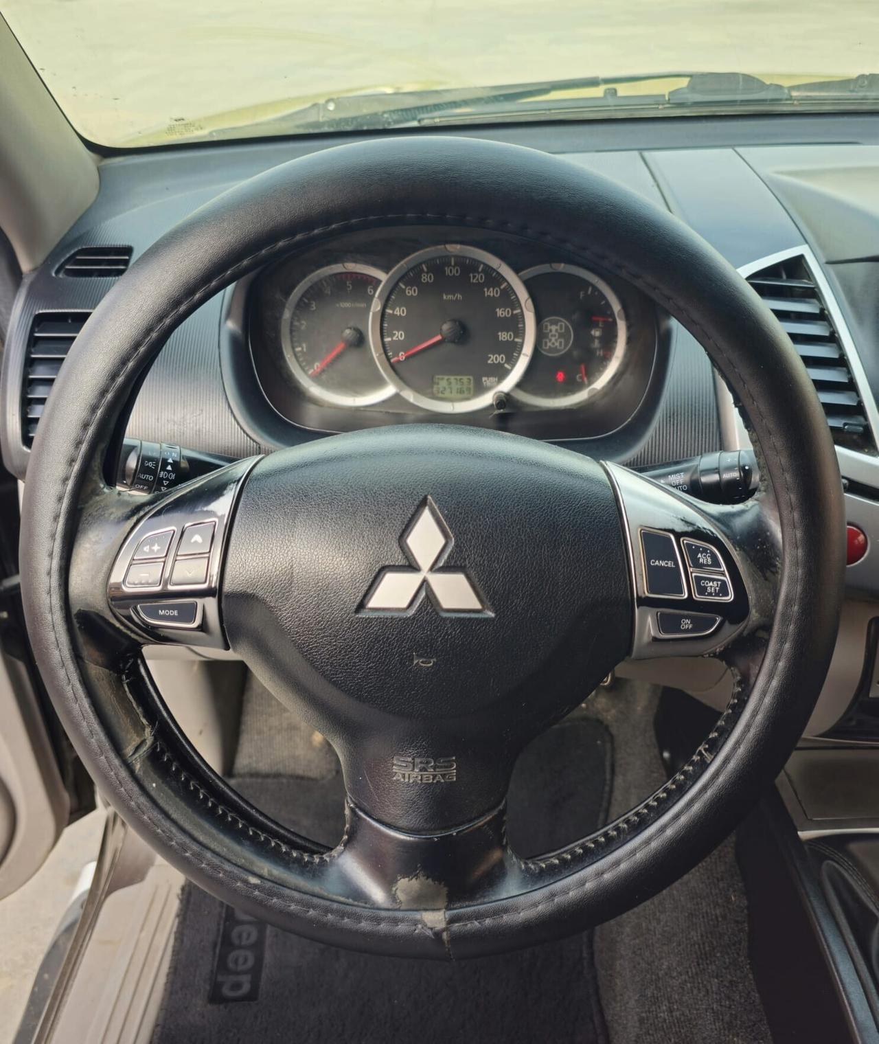 Mitsubishi L200 2.5 DI-D/178CV DC Intense Plus