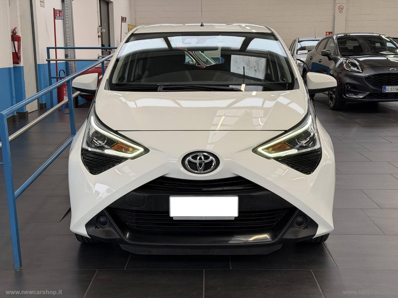 TOYOTA Aygo 1.0 VVT-i 72 CV 5p. x-play NEOPATENTATI