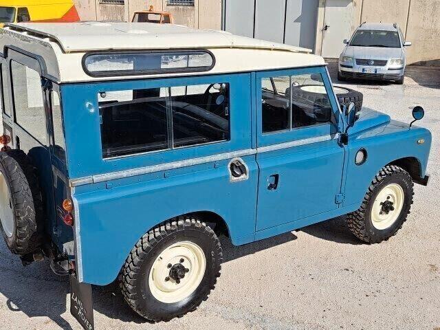 Land Rover Defender 88 2.3 d 3°s. safari 4x4 1974