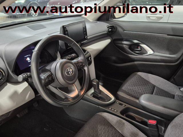 TOYOTA Yaris Cross 1.5 Hybrid 5p. E-CVT AWD-i Business