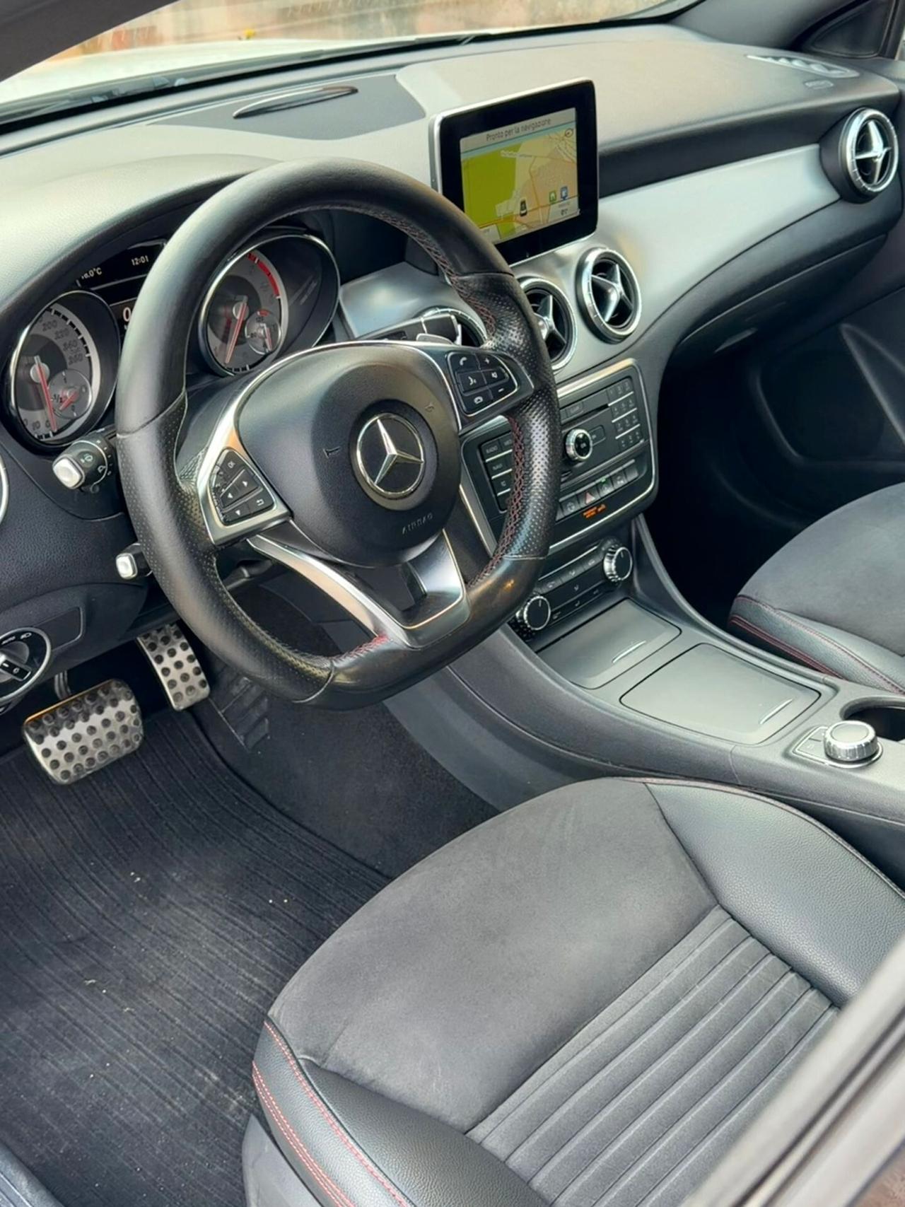 Mercedes-benz CLA 220 CDI Automatic Premium