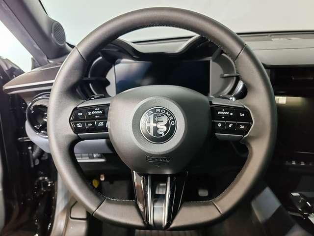 Alfa Romeo Junior 1.2 Hybrid 48V 145cv Edct6