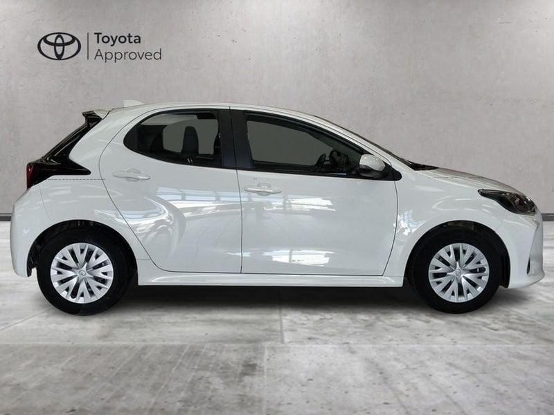 Toyota Yaris Hybrid Active MY22