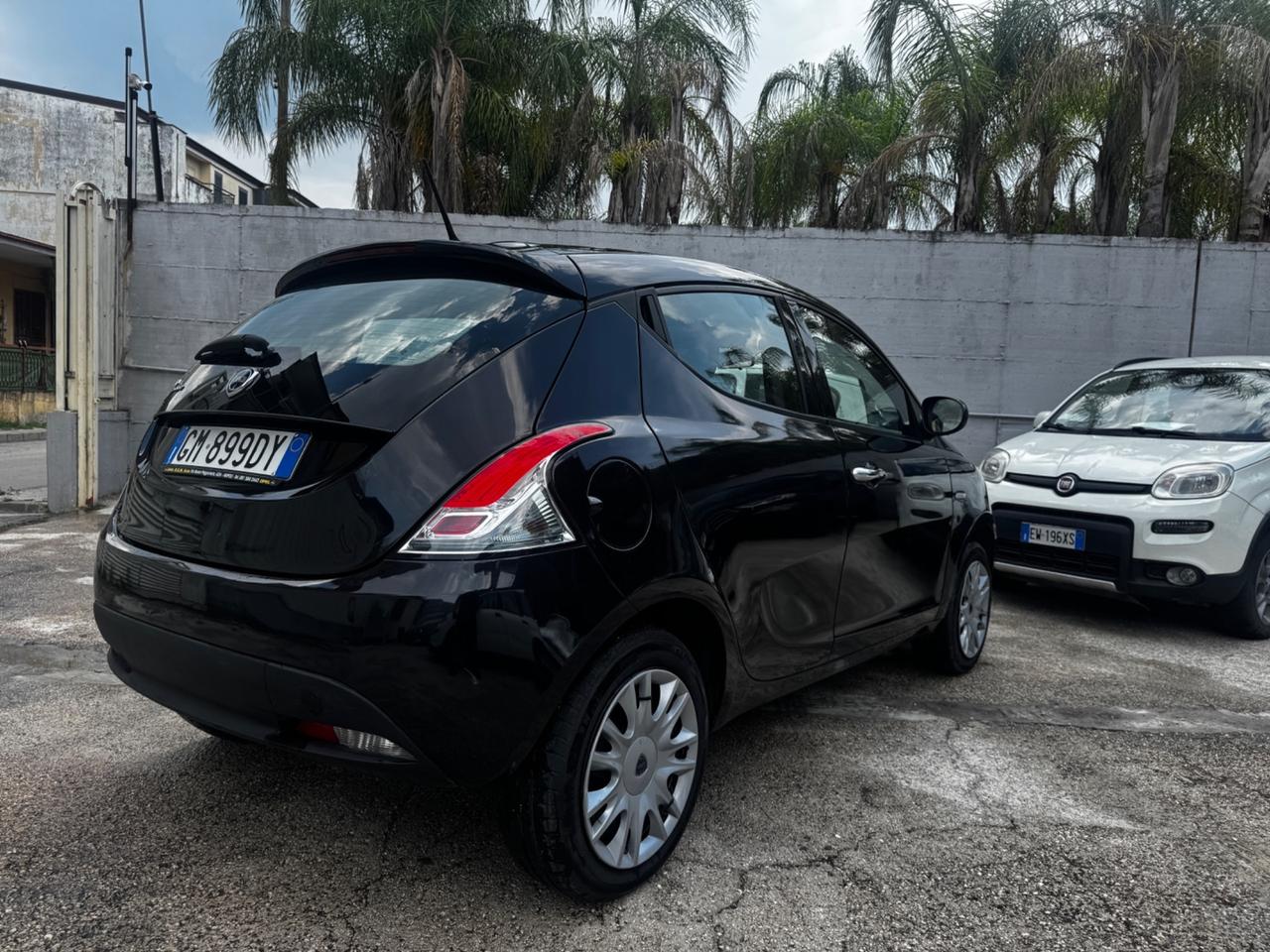 Lancia Ypsilon 1.0 FireFly 5 porte S&S Hybrid Alberta Ferretti