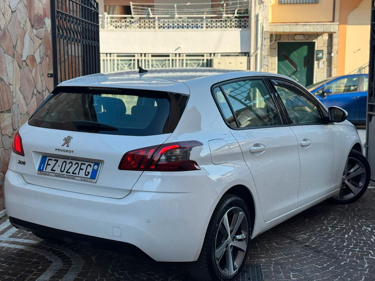 Peugeot 308 BlueHDi 100 S&S Allure