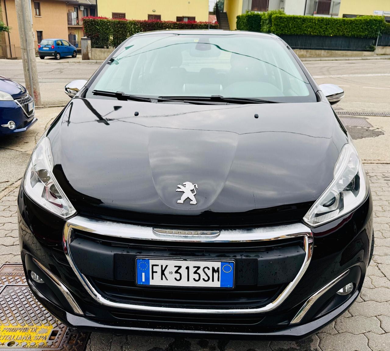 Peugeot 208 BlueHDi 75 5 porte Neopatentati