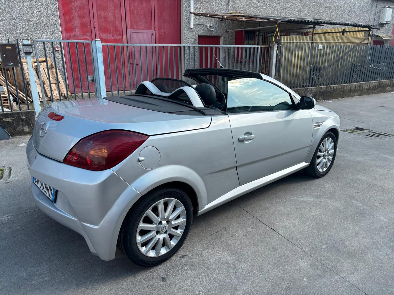 Opel Tigra TwinTop 1.4 16V Sport