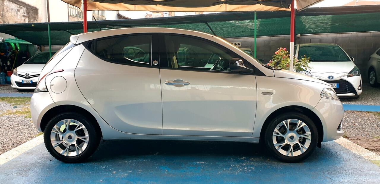 LANCIA YPSILON 1.2 BENZINA G.P.L DI CASA 76MILA KM EURO 6