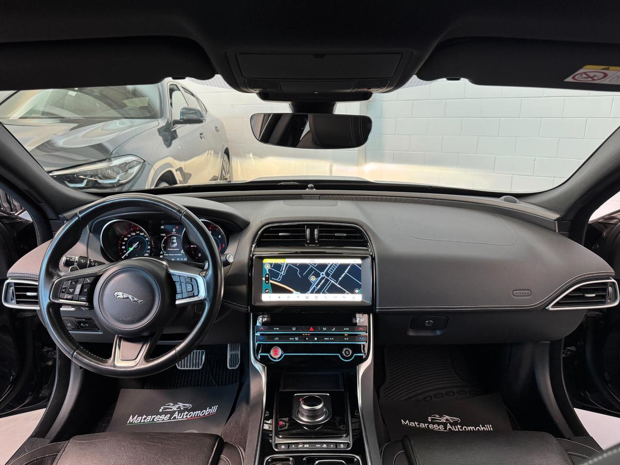 Jaguar XE Landmark Edition awd 2.0cc 180cv Unico proprietario Tagliandi ufficiali IVA Esposta