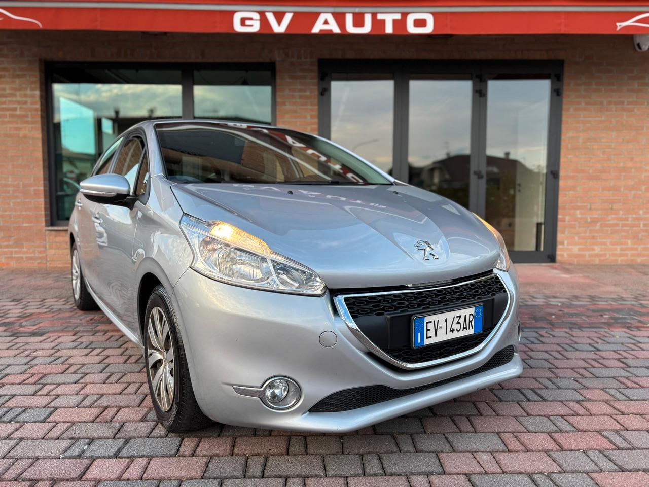 Peugeot 208 1.2 5 porte