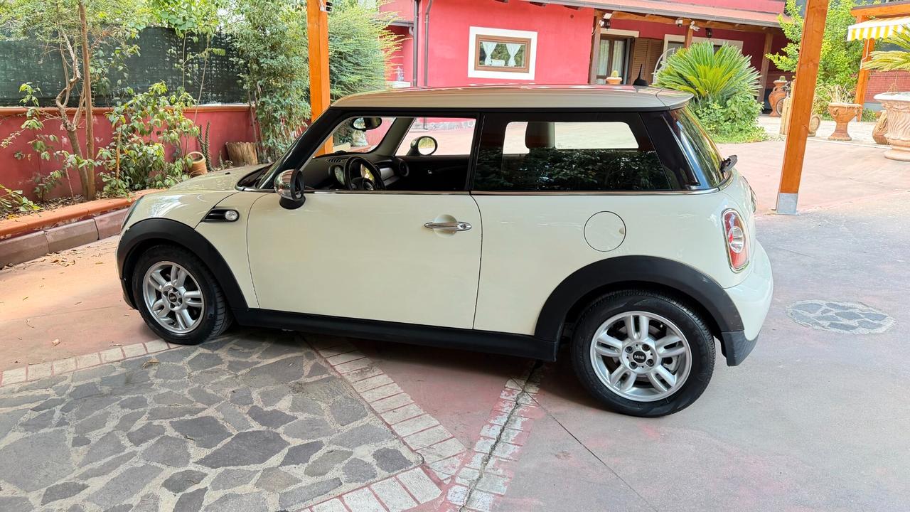 Mini 1.6 16V One (55kW)