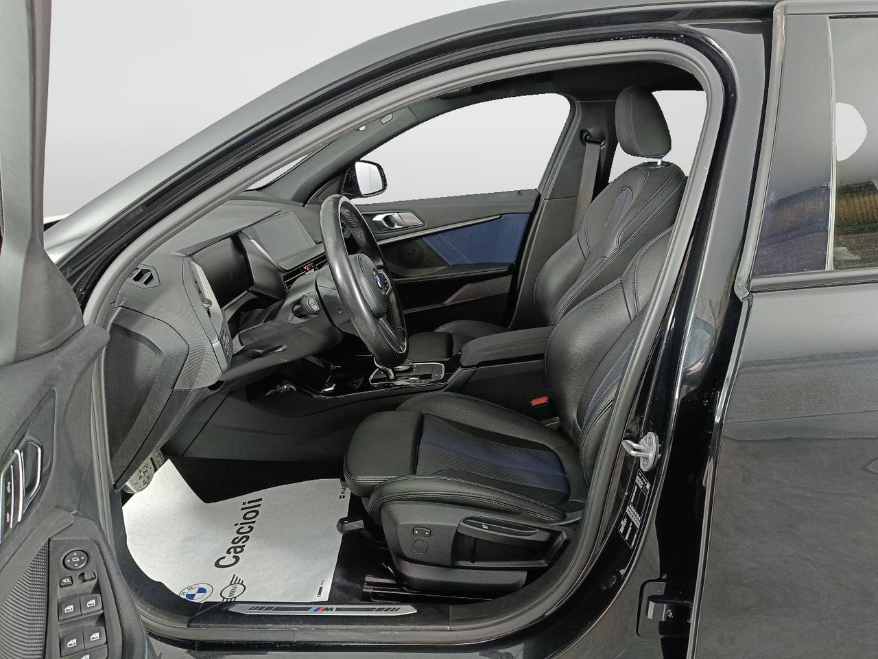 BMW Serie 1 F40 - 118d Msport auto