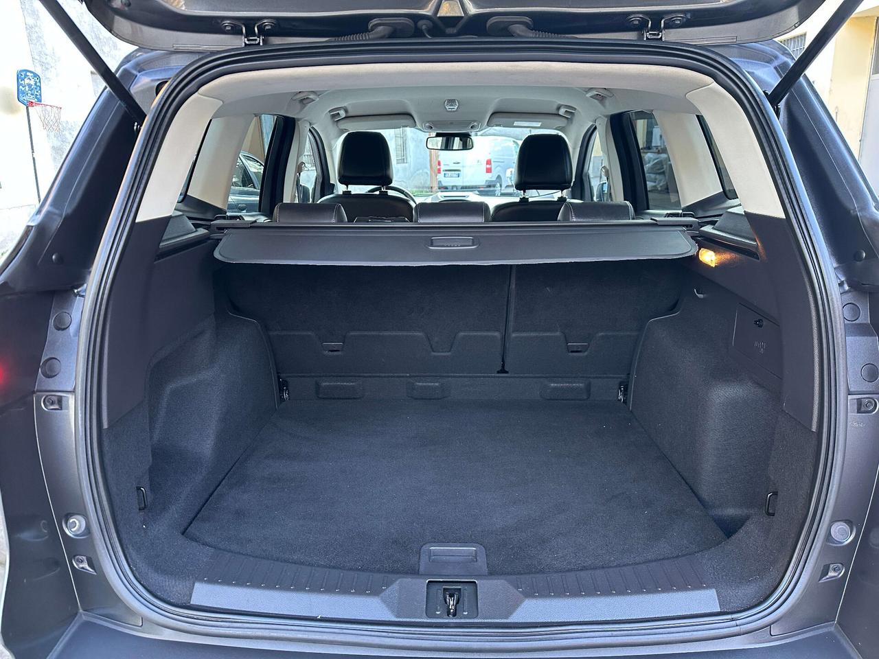 Ford Kuga 2.0 TDCI 150 CV S&S 4WD Powershift Titanium - Cambio automatico