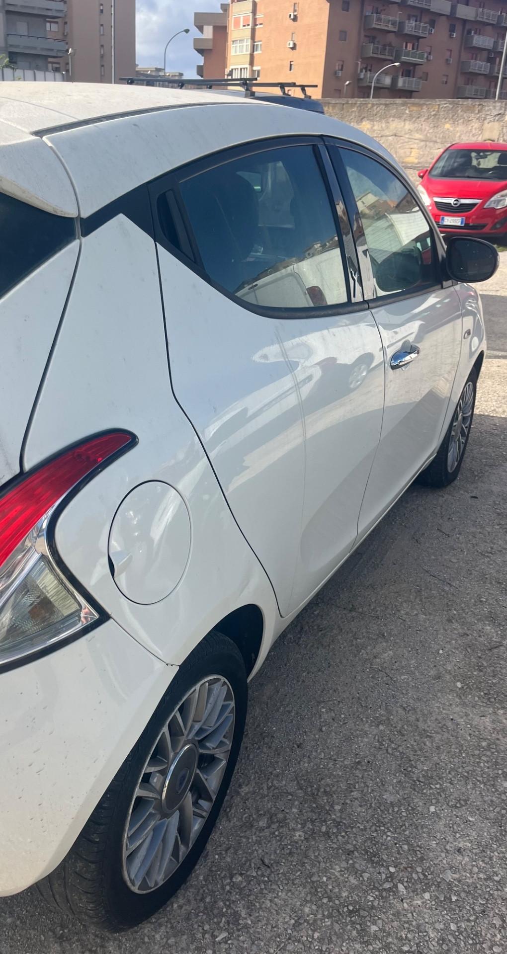 Lancia Ypsilon 1.3 MJT 16V 95 CV 5 porte S&S Gold