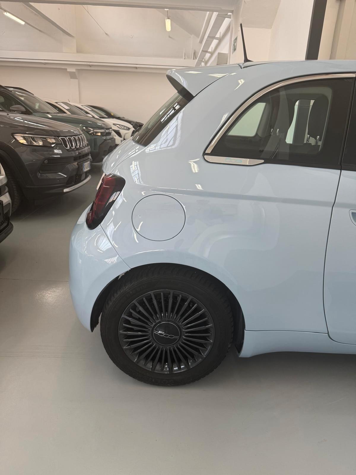 Fiat 500 500e Berlina 42 kWh Icon