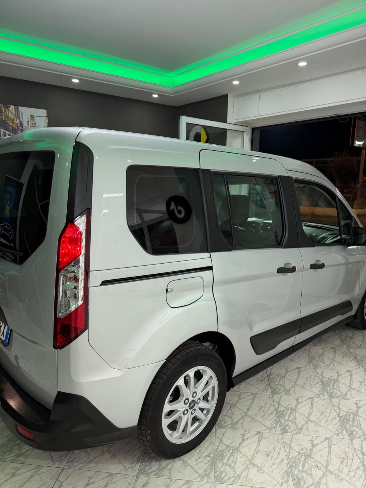 Ford Tourneo Connect 1.5 TDCi 120 CV Titanium