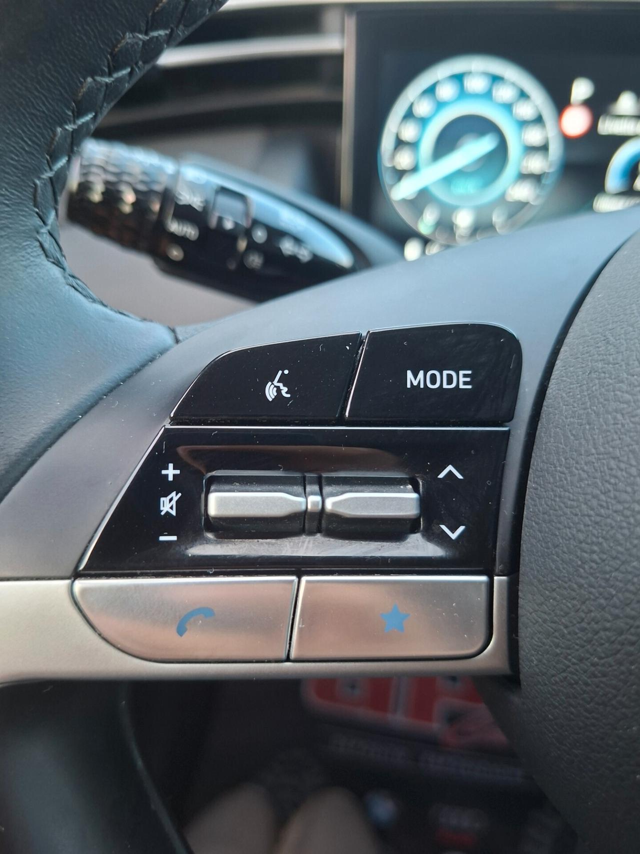 HYUNDAI TUCSON 1.6 CRDI-136cv*B-LED*NAVY*RADAR