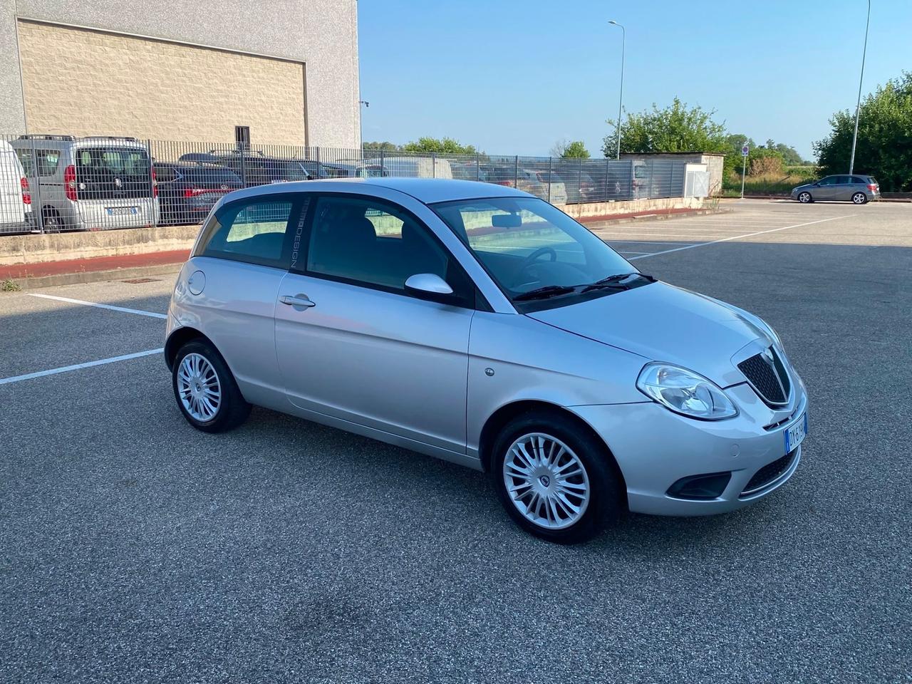 Lancia Ypsilon 1.2 Versus