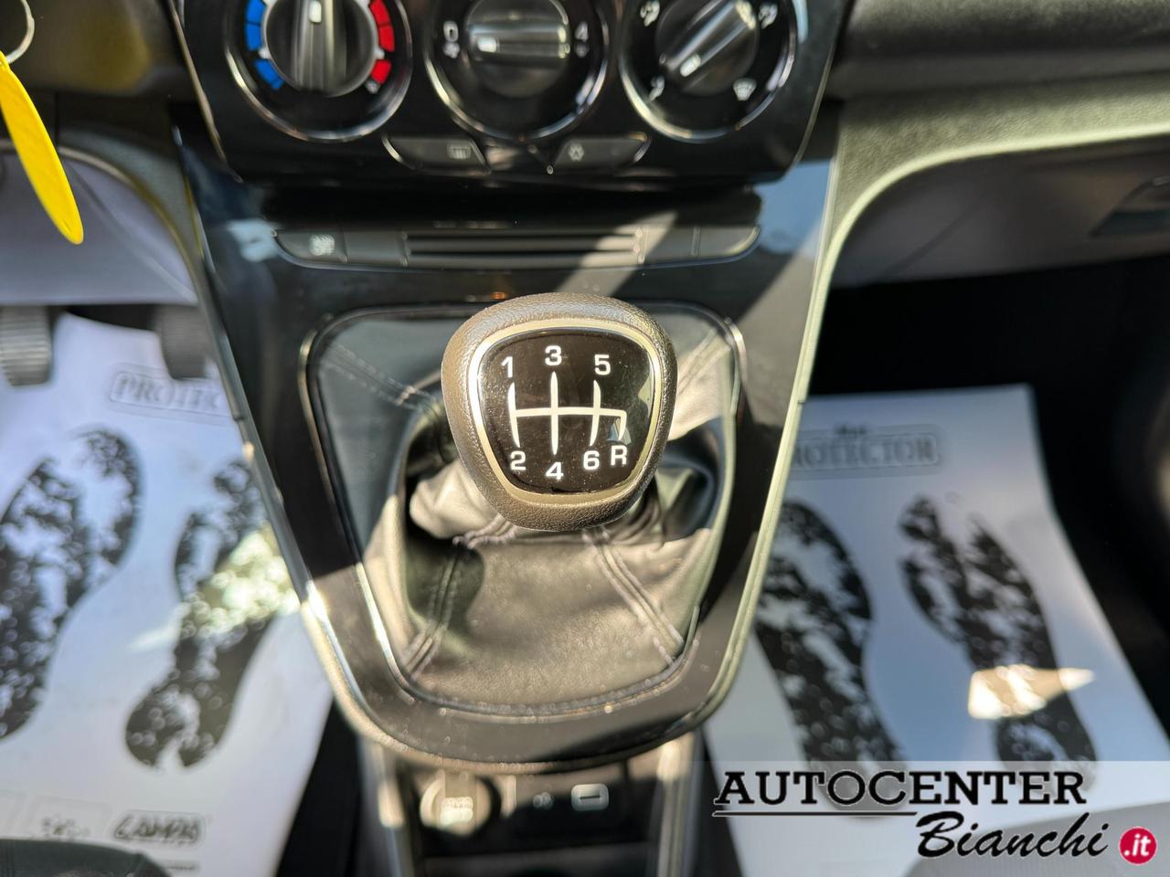 Lancia Ypsilon 5 Porte Ypsilon 1.0 firefly hybrid Gold s&s 70cv