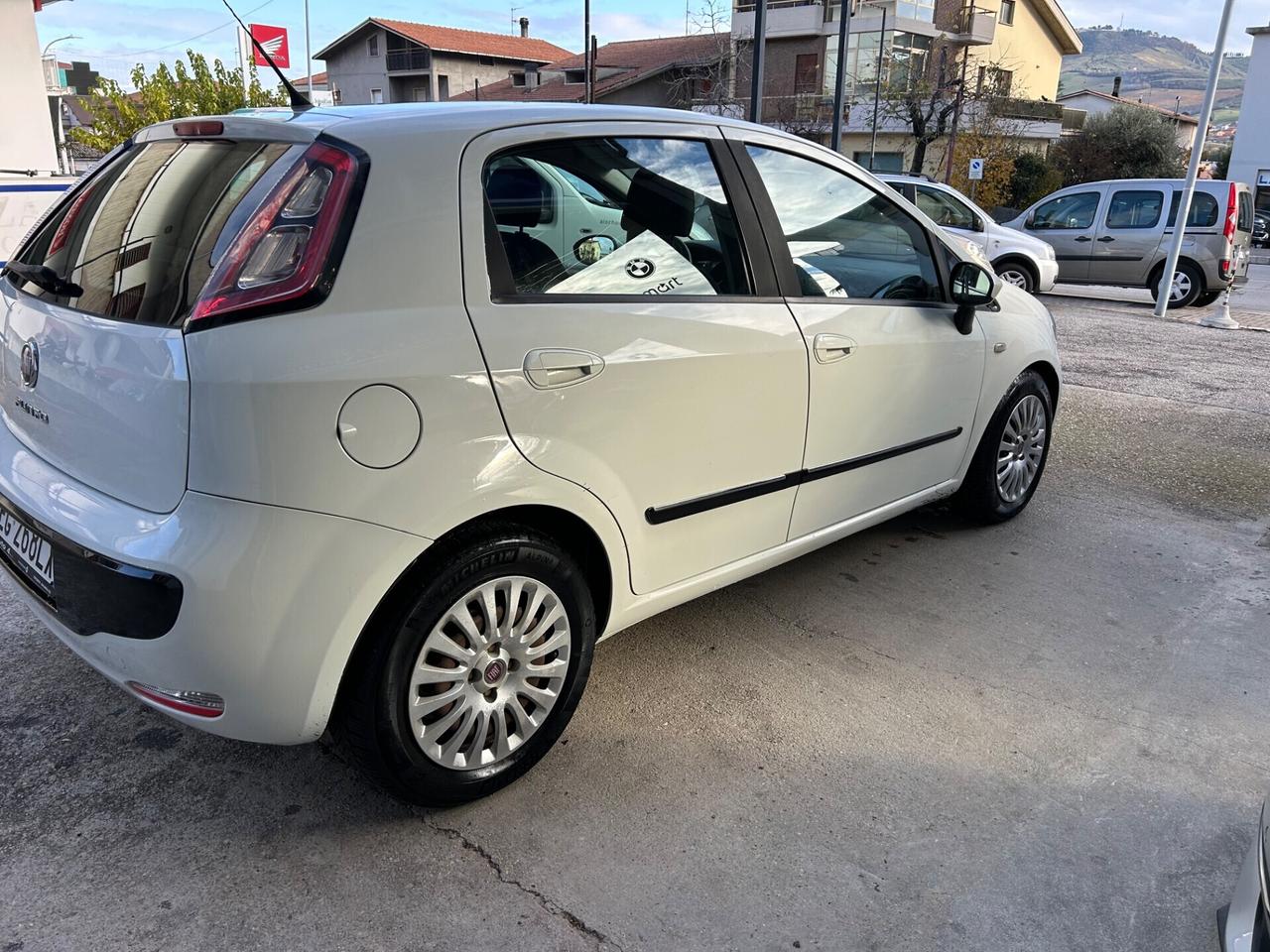 FIAT PUNTO Evo 1.3 Mjt 75 CV 5 porte NEOPATENTATI!!!