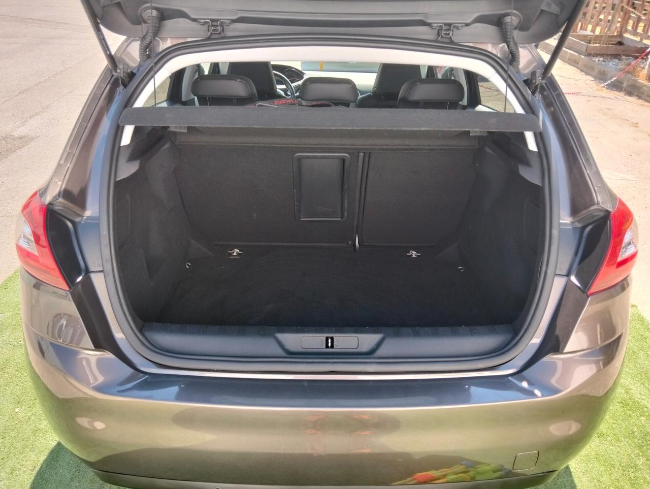 Peugeot 308 BlueHDi 120 S&S Allure