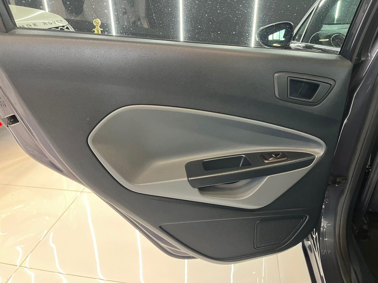 Ford Fiesta 1.4 TDCi 5p. Titanium OK NEOPATENTATI